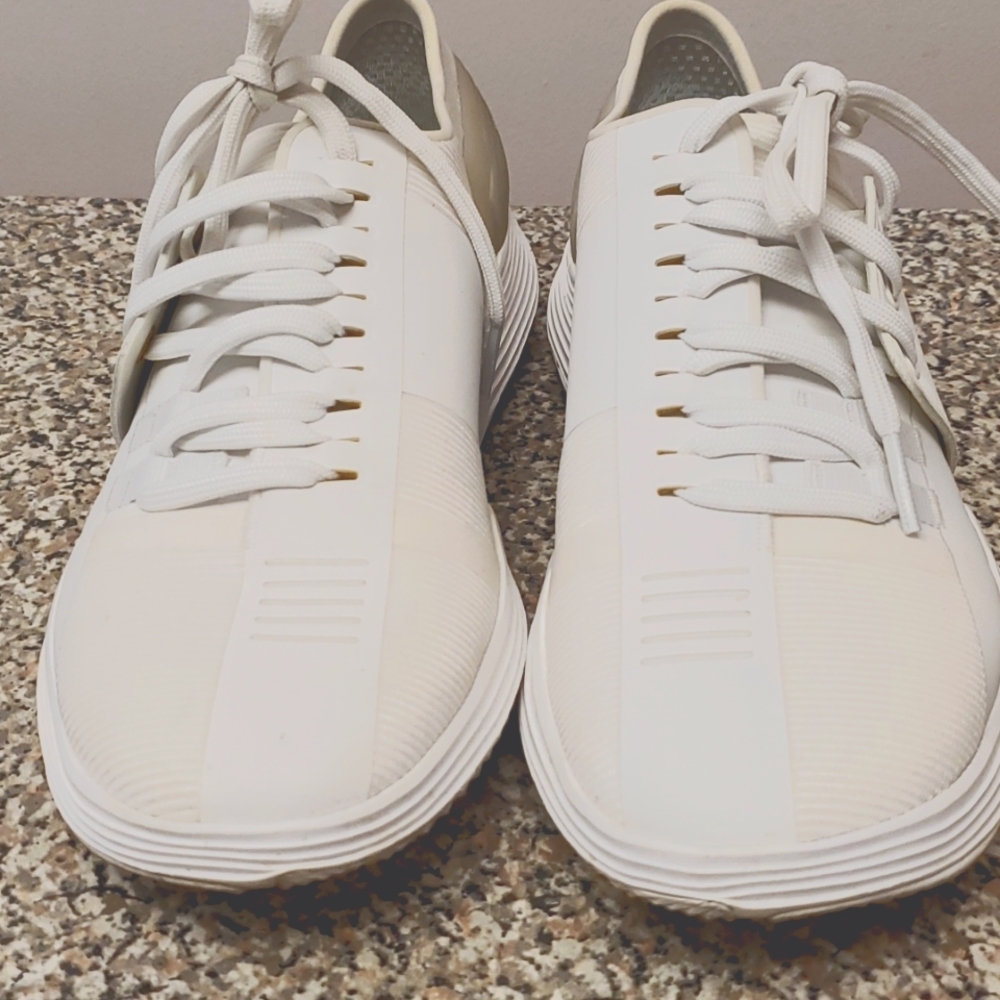 Under Armour Sneakers